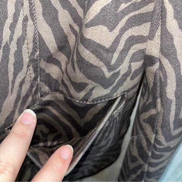 White House Black Market Espresso Brown Zebra Print Denim Jacket Women’s 8 - Picture 3 of 6